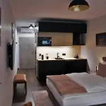 Boutique 109 - Old City, Luxury Apt. With A Garage 克拉科夫