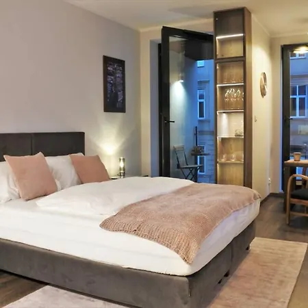 Appartement Boutique 109 - Old City, Luxury Apt. With A Garage