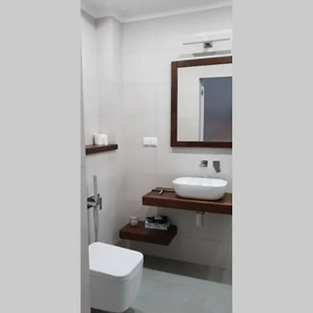 Boutique 109 - Old City, Luxury Apt. With A Garage Lejlighed *