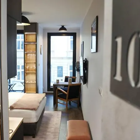 Boutique 109 - Old City, Luxury Apt. With A Garage *