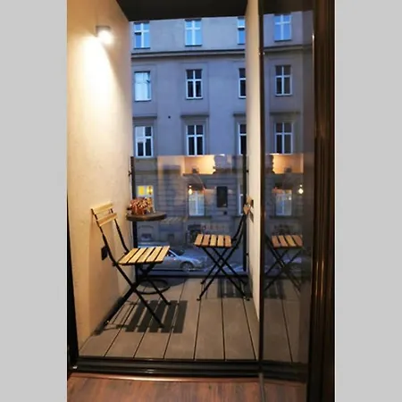 Boutique 109 - Old City, Luxury Apt. With A Garage