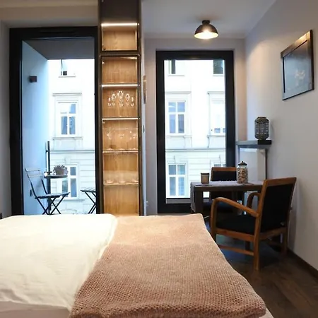 Boutique 109 - Old City, Luxury Apt. With A Garage 아파트